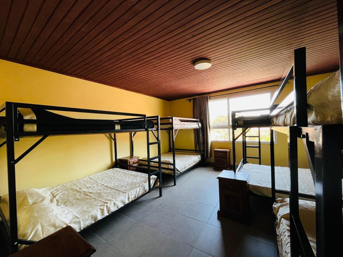Hotel - Appartement Meuble " Les Flots Bleu " アンタナナリボ エクステリア 写真